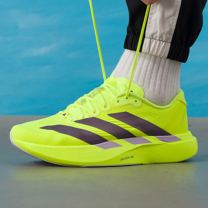 أحذية رجالية من أديداس، تصميم  - مراجعة Lightweight Road Running Shoes وسعره