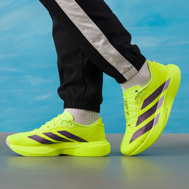 أحذية رجالية من أديداس، تصميم  - مراجعة Lightweight Road Running Shoes وسعره